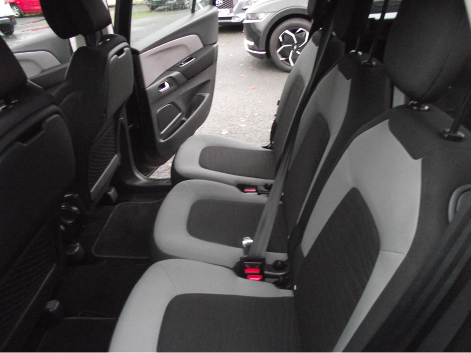 2016 Citroen Grand C4 Picasso - image 15