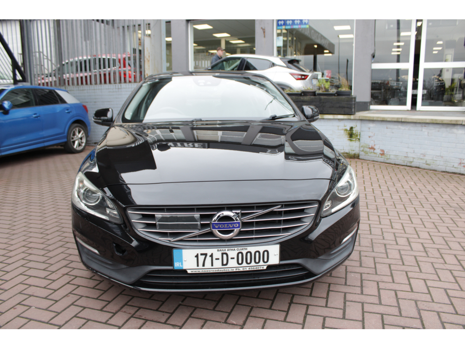 2017 Volvo S60 - image 9