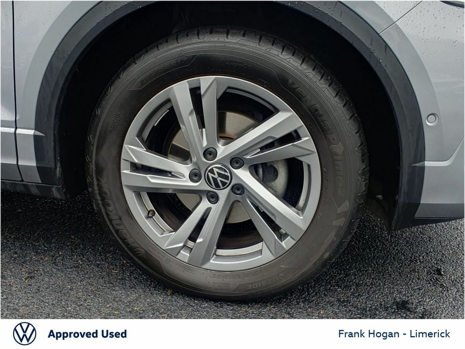 2024 Volkswagen T-Roc - image 9