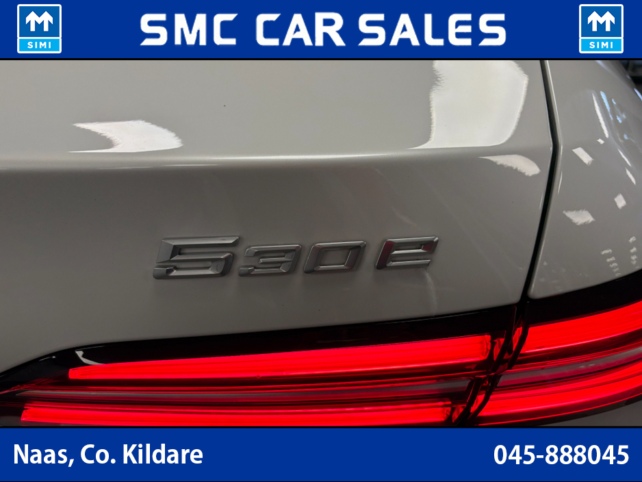 2025 BMW 5 Series - image 11