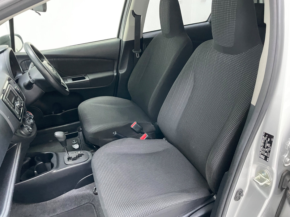 2019 Toyota Yaris - image 18