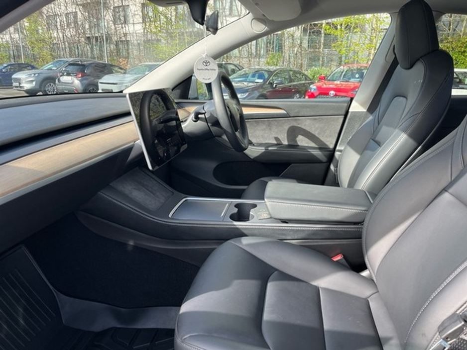 2022 Tesla Model Y - image 6