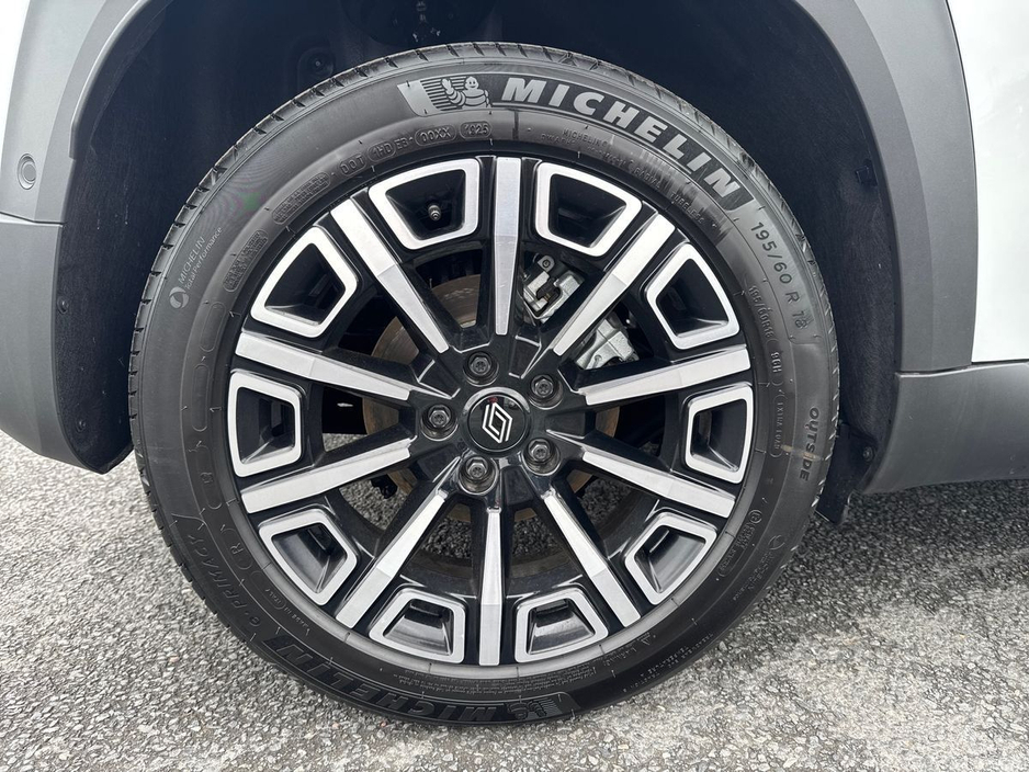 2026 Renault 4 - image 8