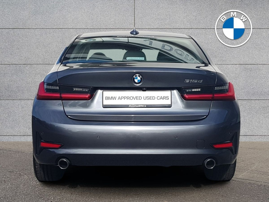 2021 BMW 3 Series - image 14