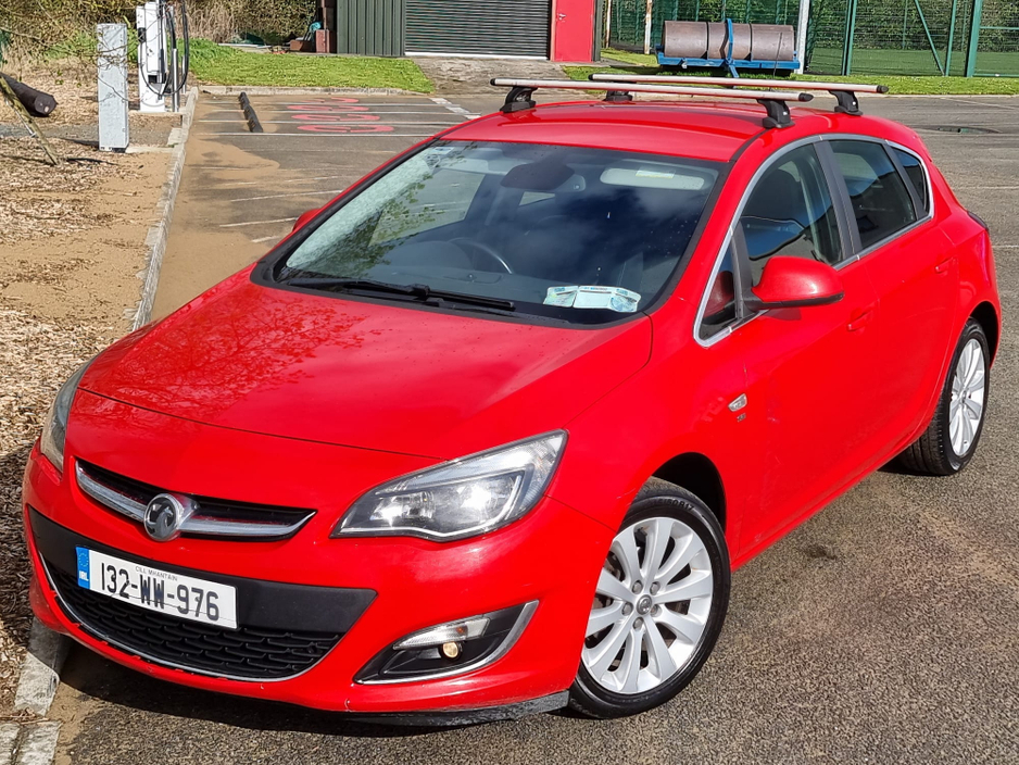2013 Opel Astra - image 10