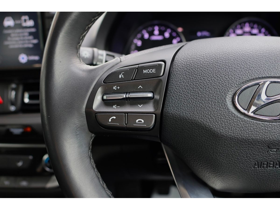 2021 Hyundai i30 - image 11