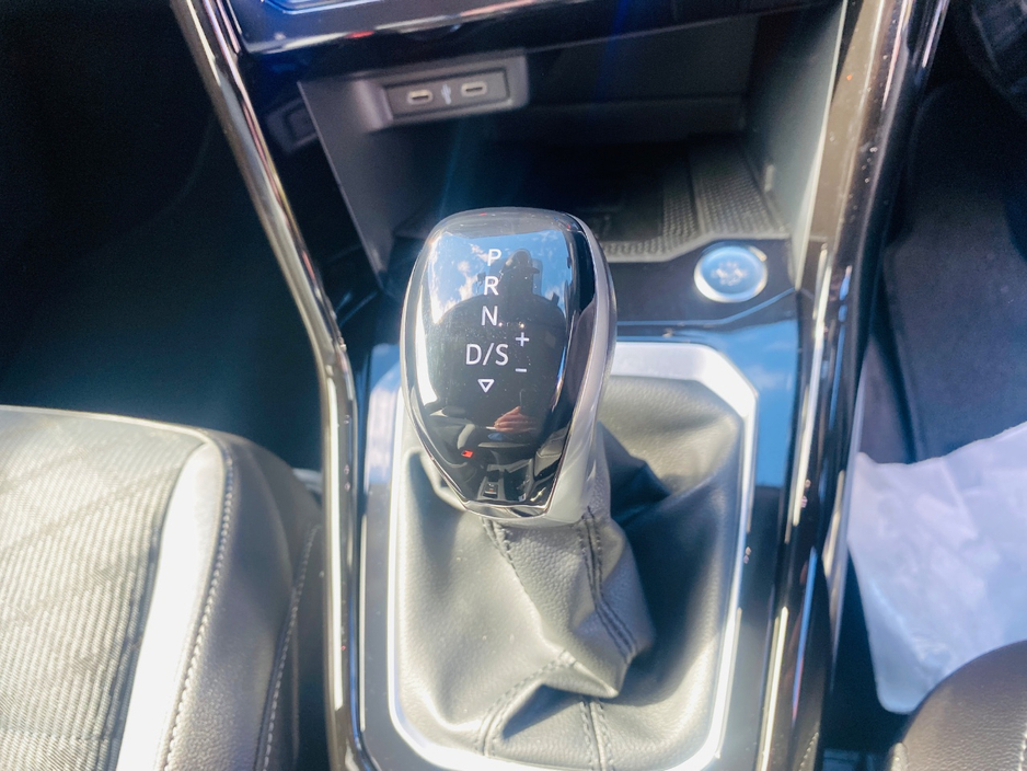 2022 Volkswagen T-Roc - image 16