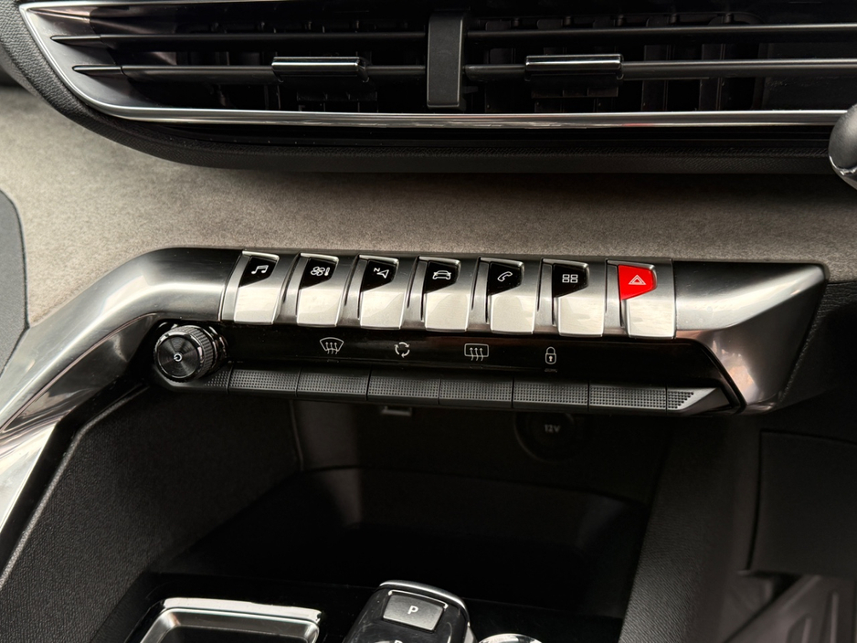 2021 Peugeot 3008 - image 21