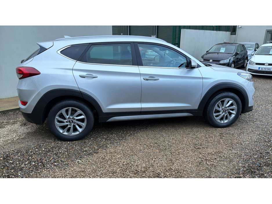 2017 Hyundai Tucson 1.7 PREMIUM BLD 116PS 5 5DR