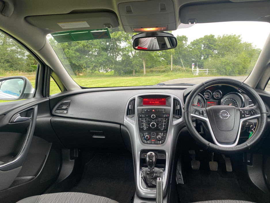 2016 Opel Astra SALOON 1.4 I 4DR €8,500