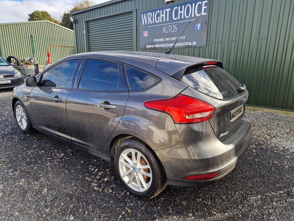 2016 Ford Focus - image 8