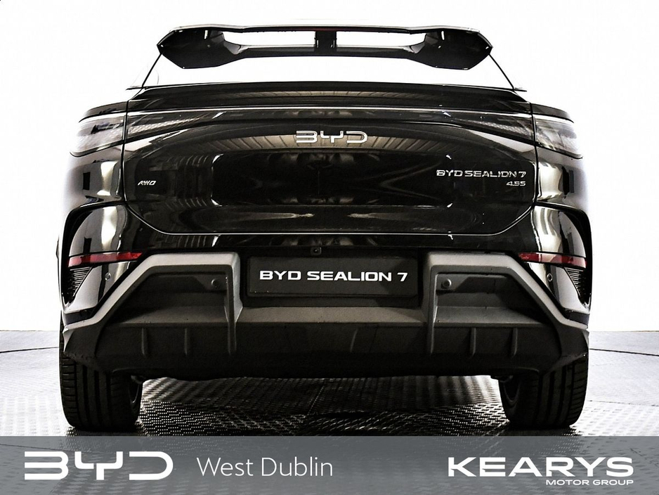 2025 BYD Sealion 7 - image 6