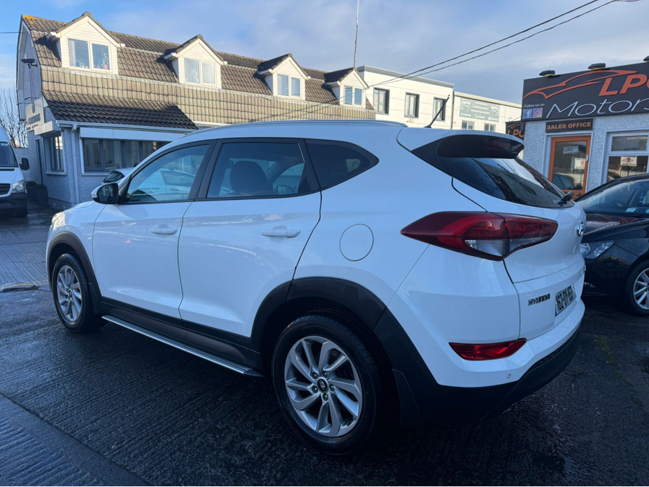 2016 Hyundai Tucson - image 5