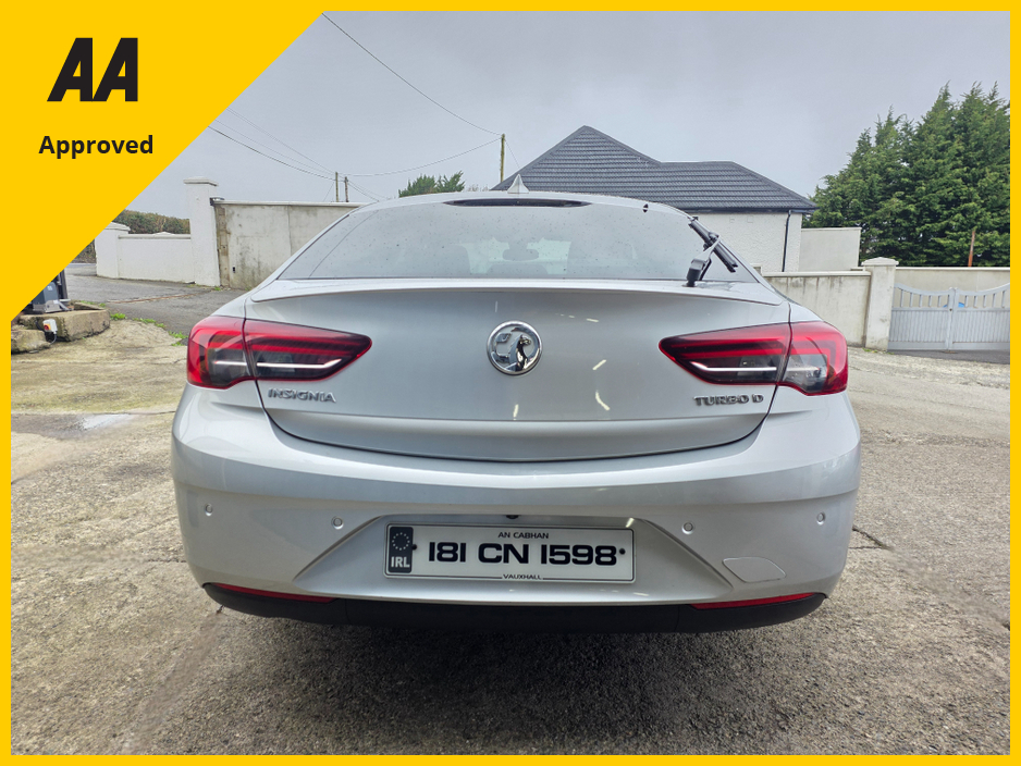 2018 Opel Insignia - image 7