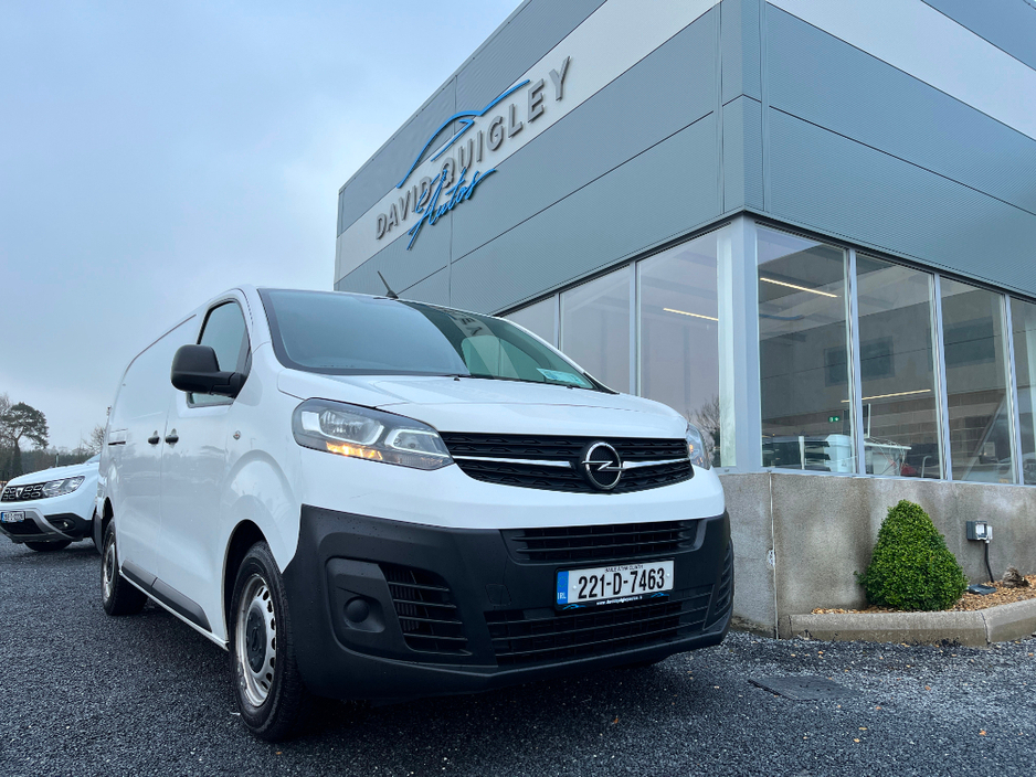 2022 Opel Vivaro - image 2