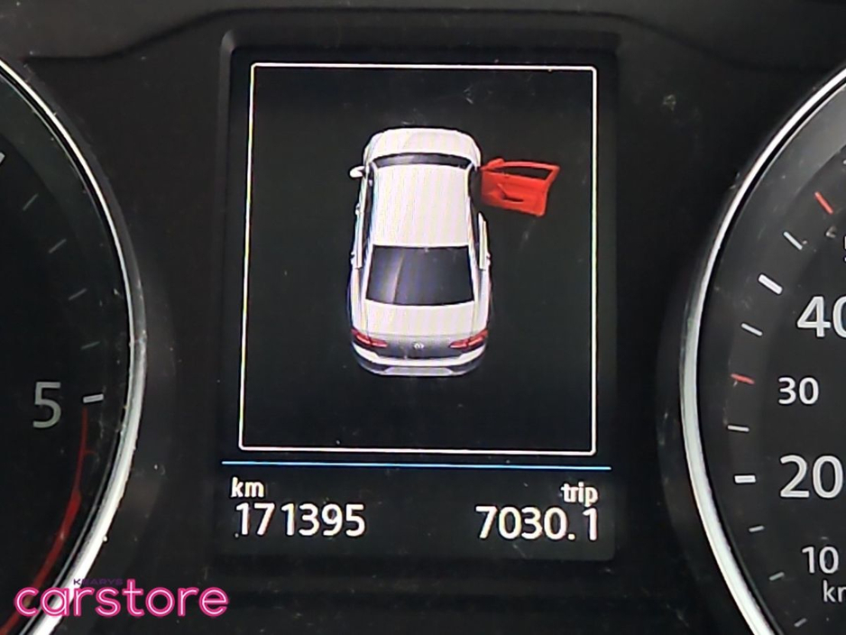 2017 Volkswagen Passat - image 20