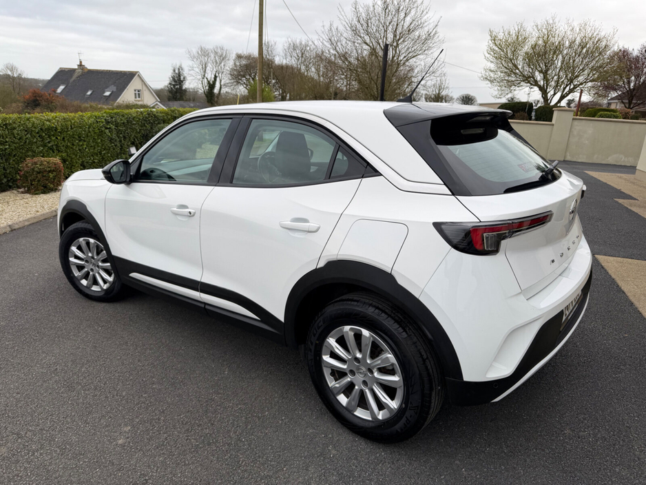 2024 Opel Mokka - image 8