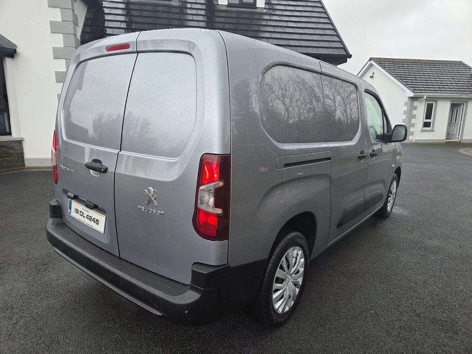 2019 Peugeot Partner - image 5