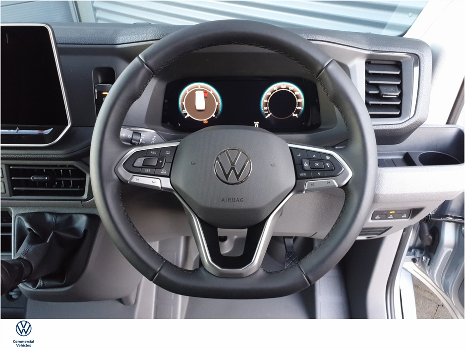 2025 Volkswagen Crafter - image 18