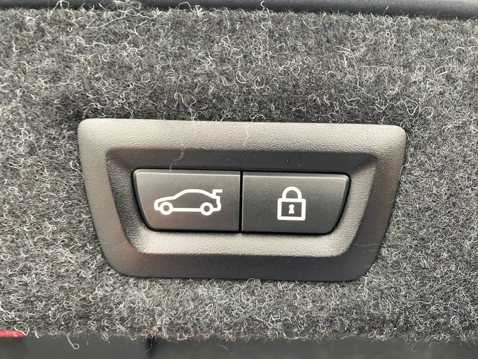 2018 BMW 5 Series - image 14