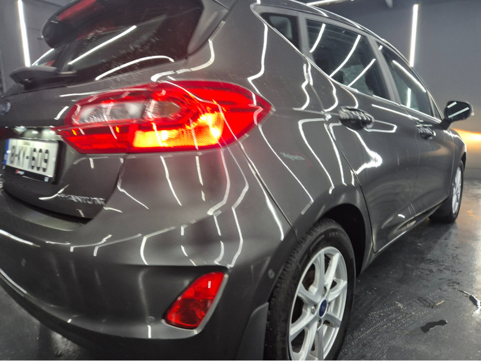 2018 Ford Fiesta - image 8