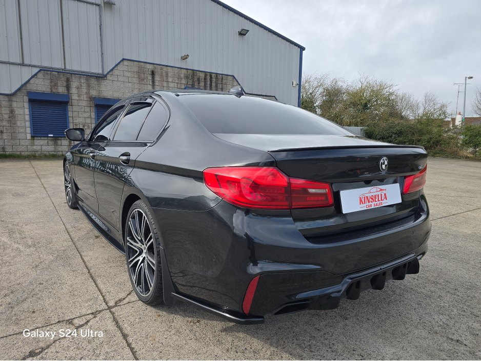 2018 BMW 5 Series - image 8