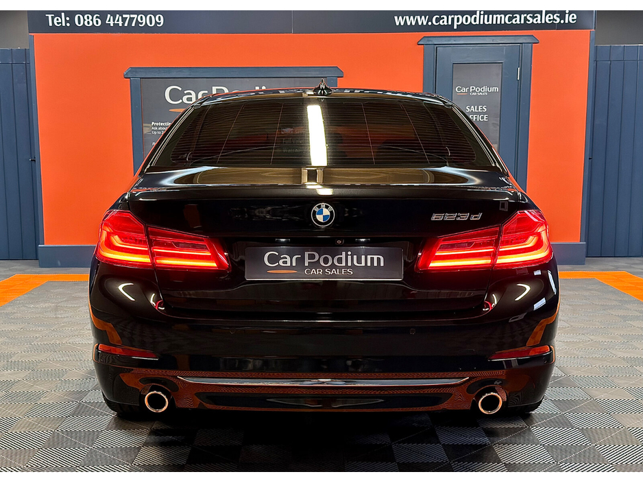 2017 BMW 5 Series - image 15