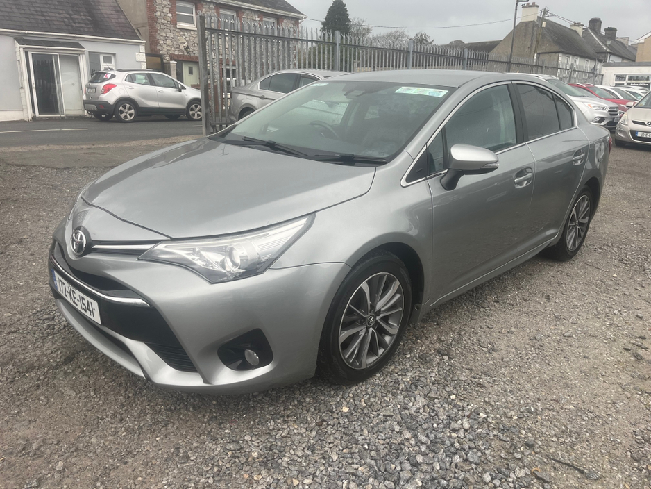 2017 Toyota Avensis - image 2