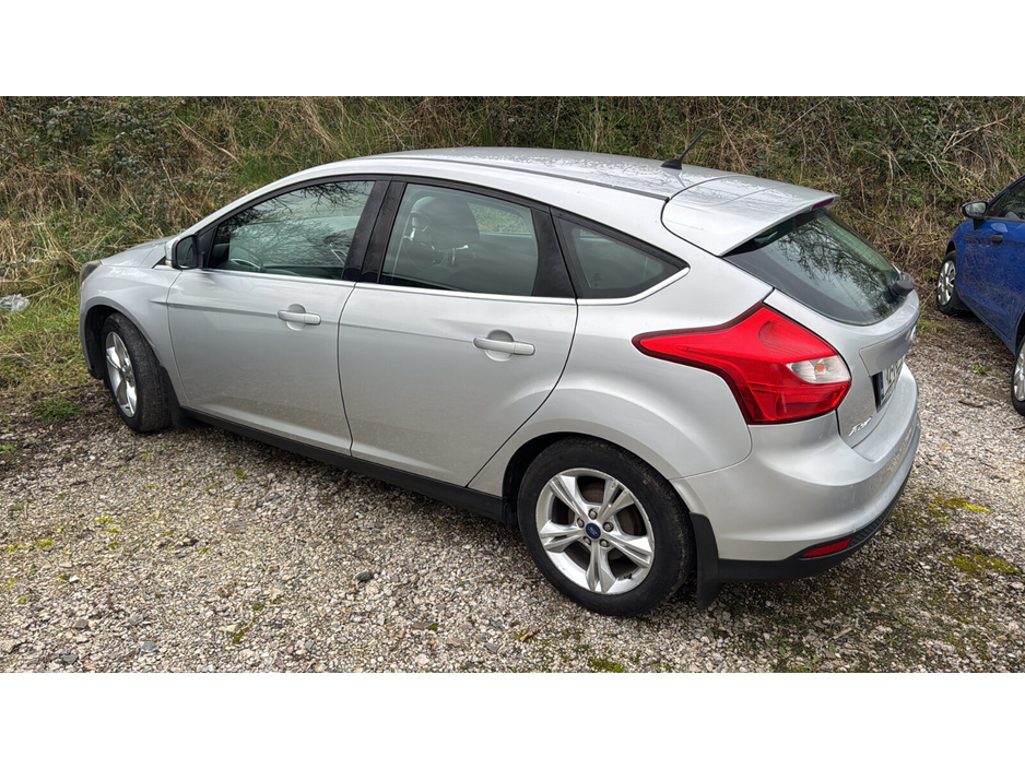 2012 Ford Focus - image 5