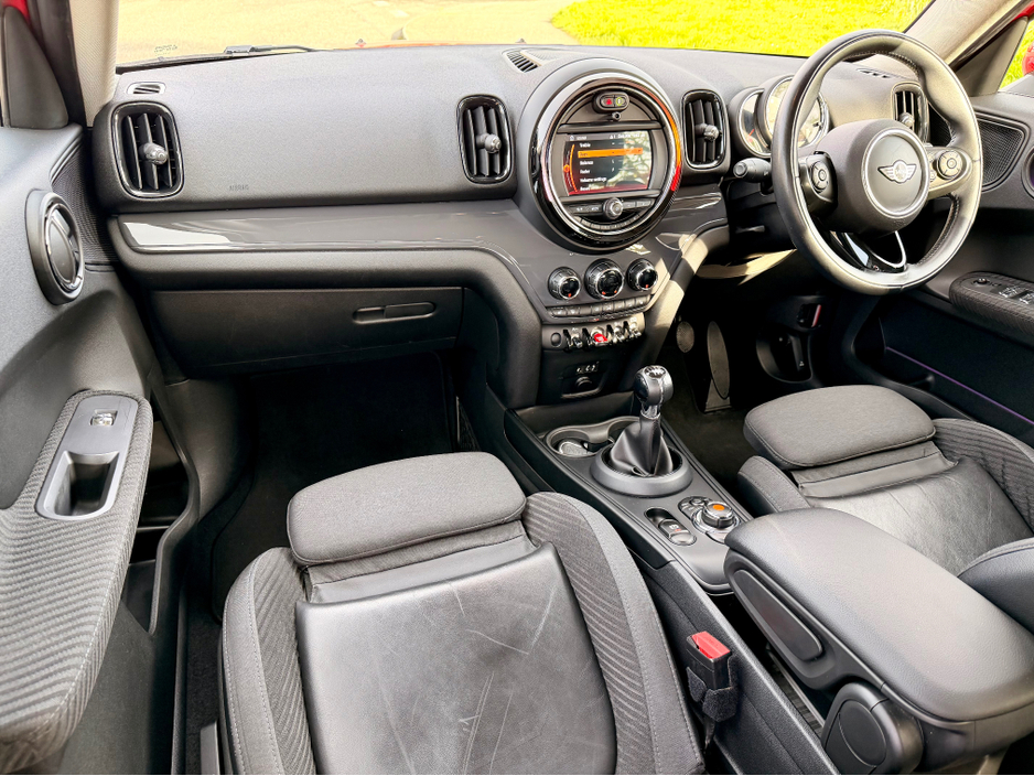 2018 MINI Countryman - image 23