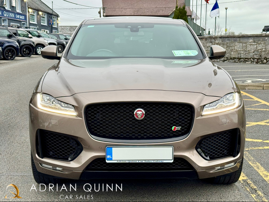 2016 Jaguar F-Pace - image 6