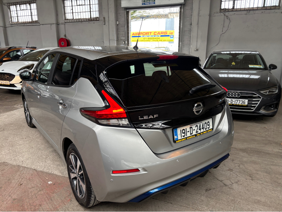 2019 Nissan Leaf - image 4