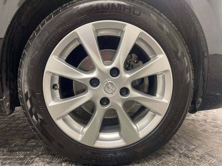 2023 Opel Corsa - image 5