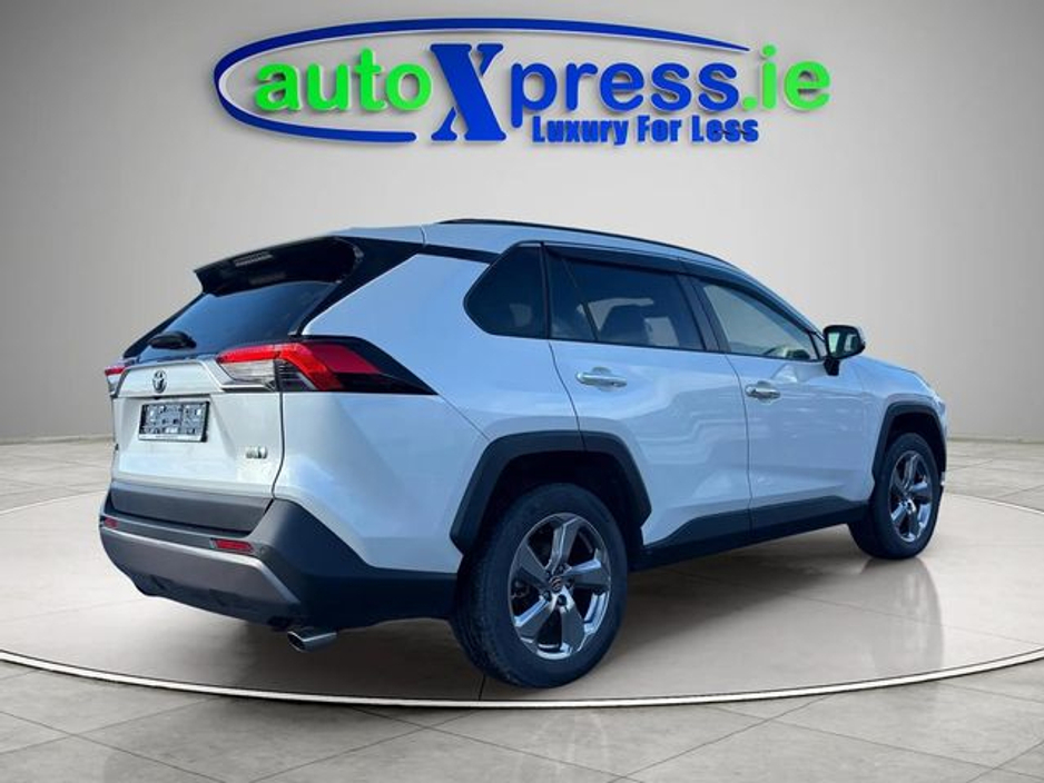 2020 Toyota Rav4 - image 13