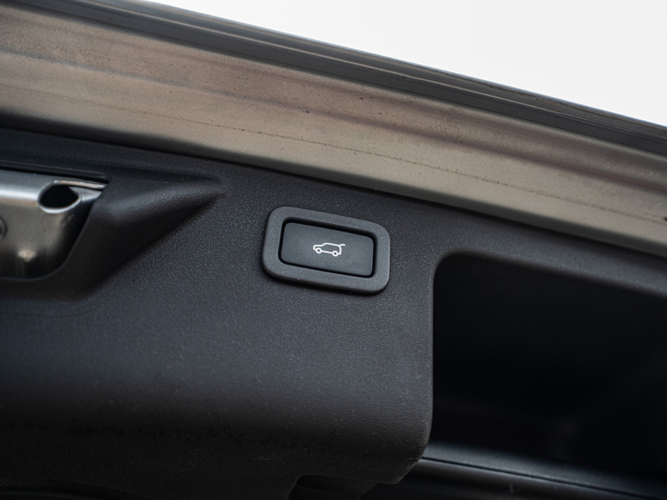 2016 Land Rover Discovery Sport - image 40