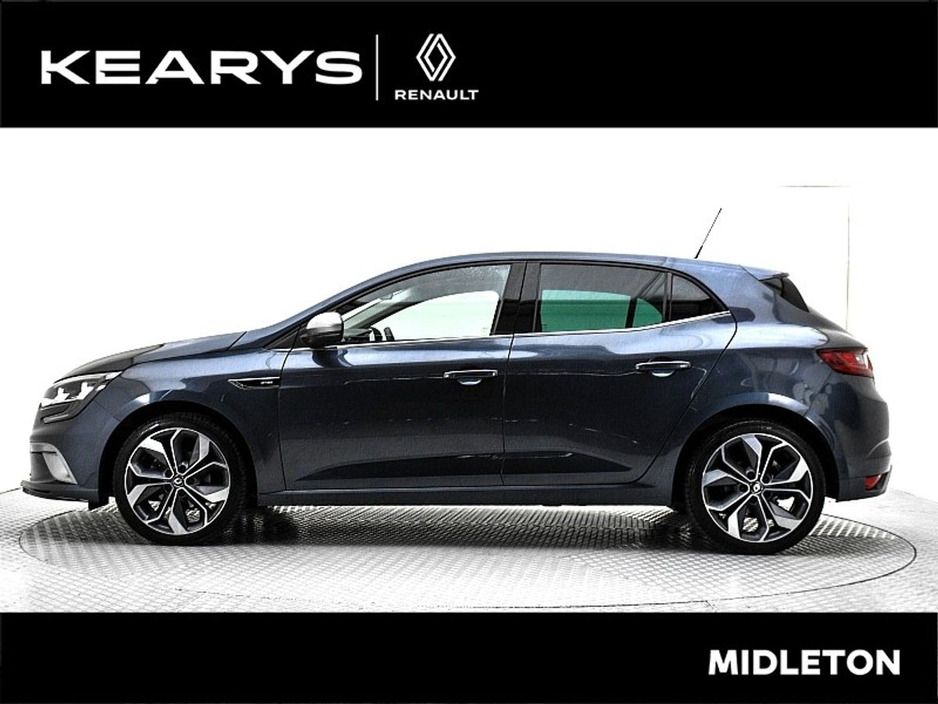 2020 Renault Megane - image 3