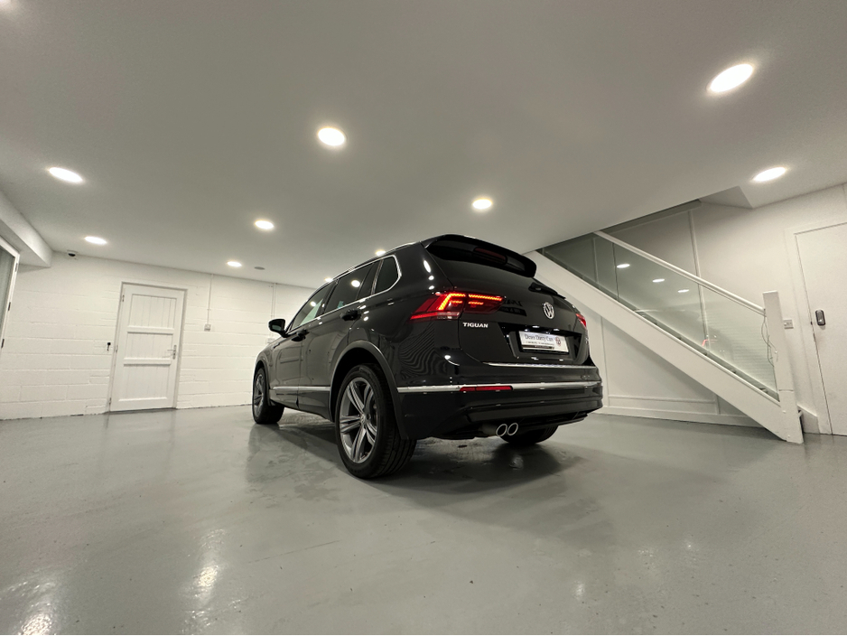 2019 Volkswagen Tiguan (191) TIGUAN 2.0TDI R LINE (LEATHER) DSG 4 MOTION LOW KMS VW/AUDI SPECIALISTS WWW.DENISDARCYCARS.IE €31,950