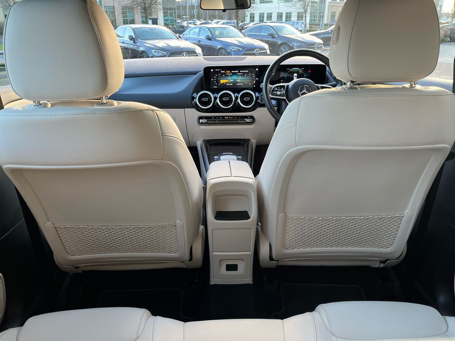 2022 Mercedes-Benz GLA Class - image 31