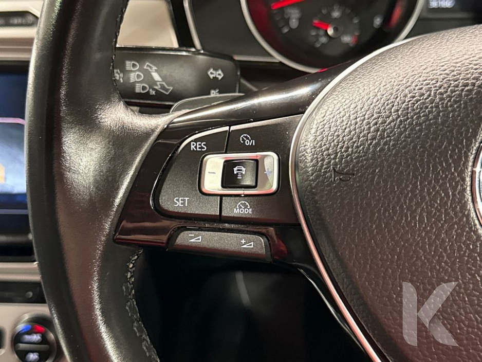 2016 Volkswagen Passat - image 21