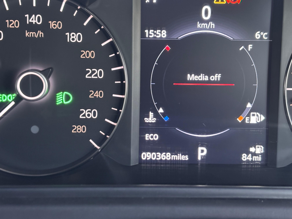 2018 Land Rover Range Rover Velar - image 9