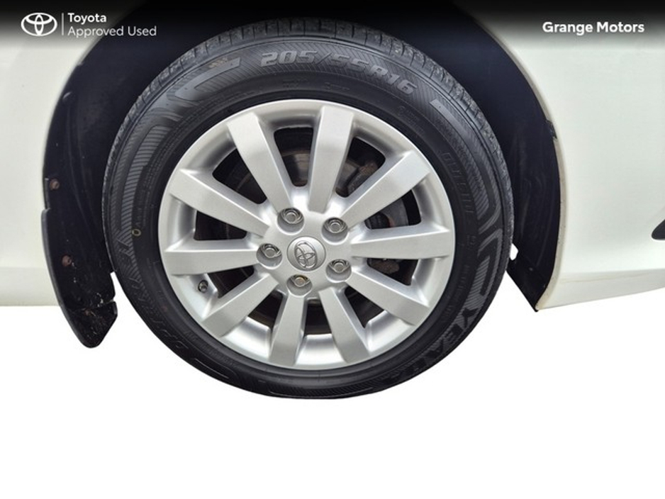 2018 Toyota Auris Van - image 16