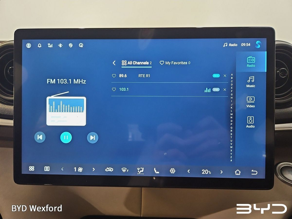 2024 BYD Dolphin - image 12