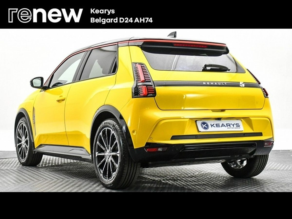 2025 Renault 5 EV40 150hp Iconic €31,900