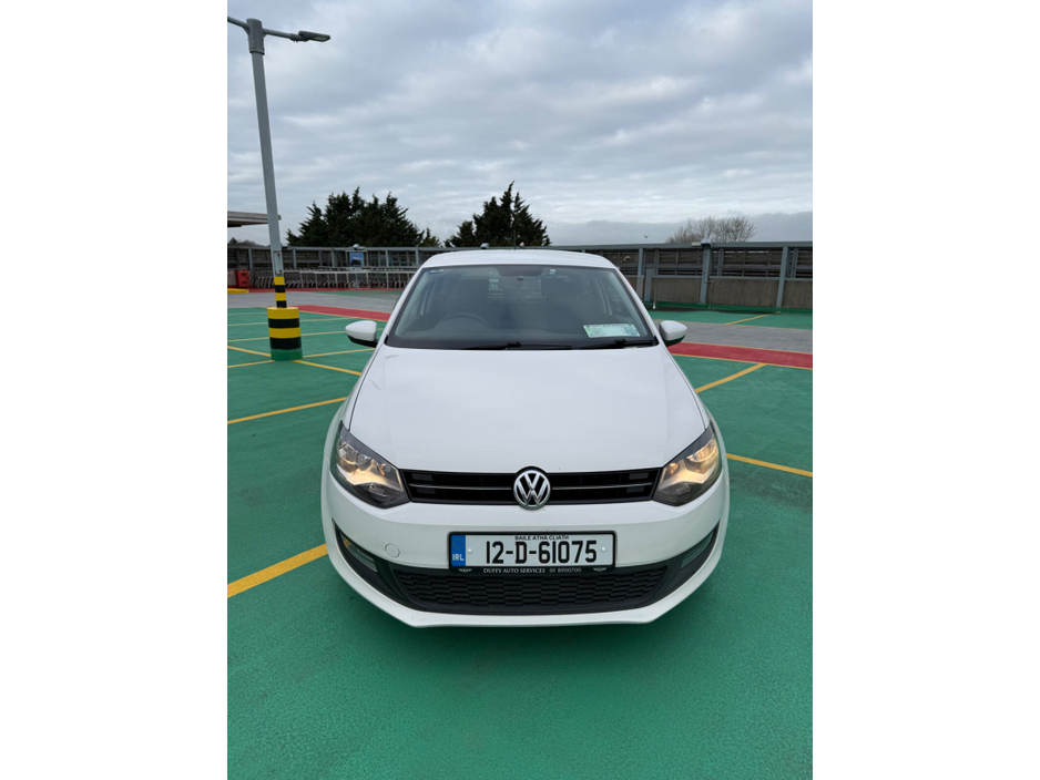 2012 Volkswagen Polo - image 2