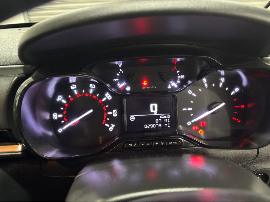 2024 Citroen C3 - image 12