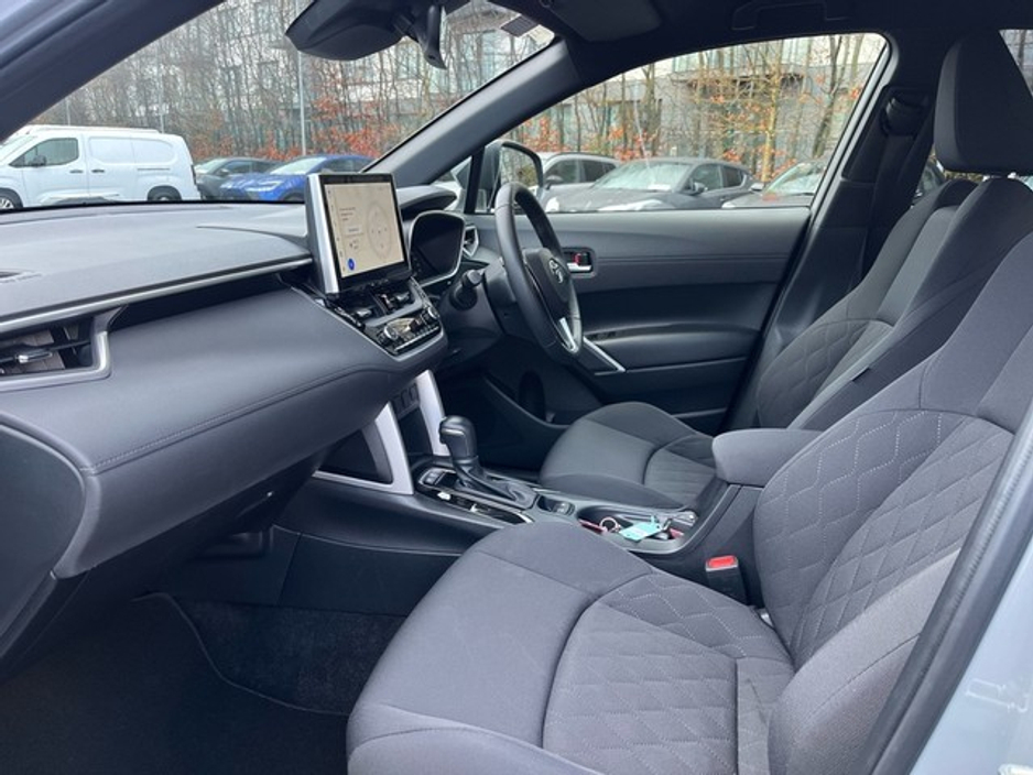 2022 Toyota Corolla Cross COROLLA CROSS 2.0 LUNA SPORT €32,950