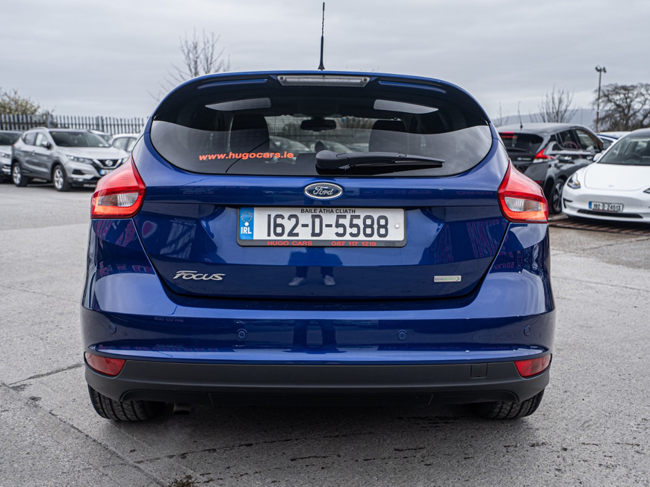 2016 Ford Focus - image 15