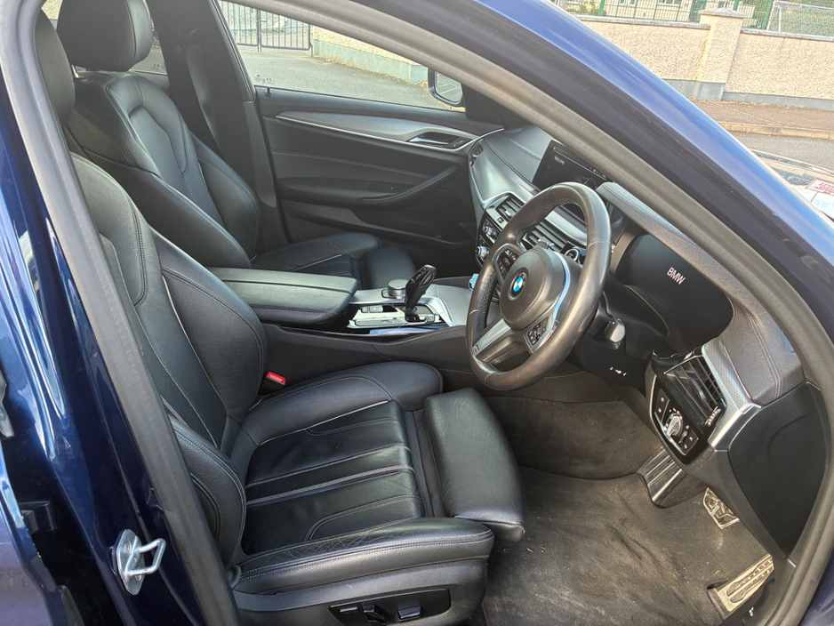 2019 BMW 5 Series - image 9