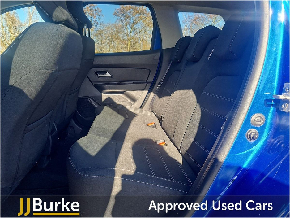 2023 Dacia Duster - image 10