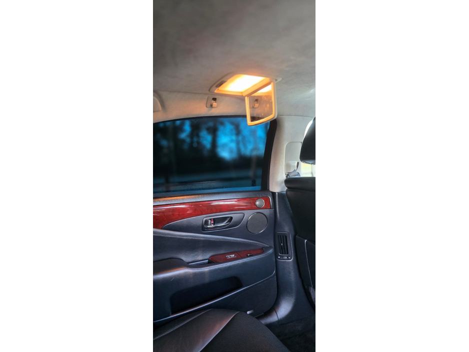 2009 Lexus LS 600 H - image 20